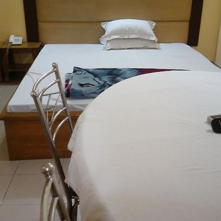 Royal Park Residential Hotel Csittagong Kültér fotó