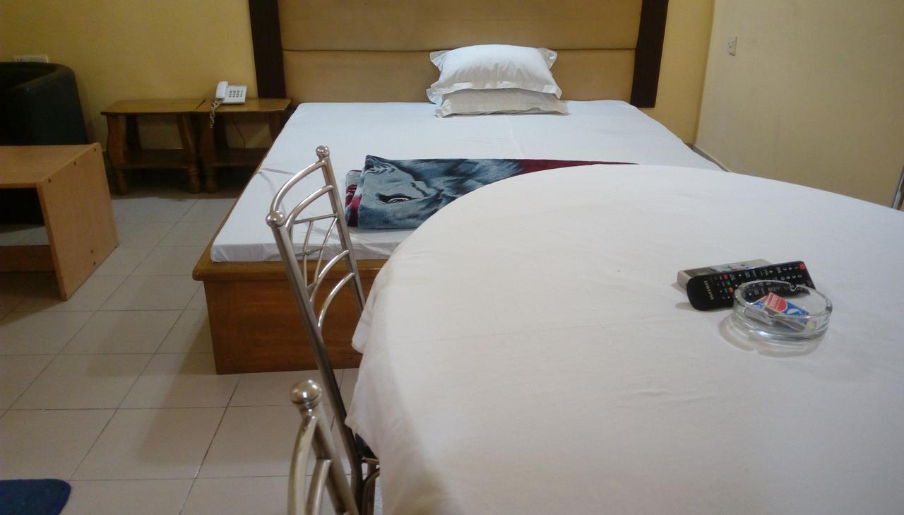 Royal Park Residential Hotel Csittagong Kültér fotó